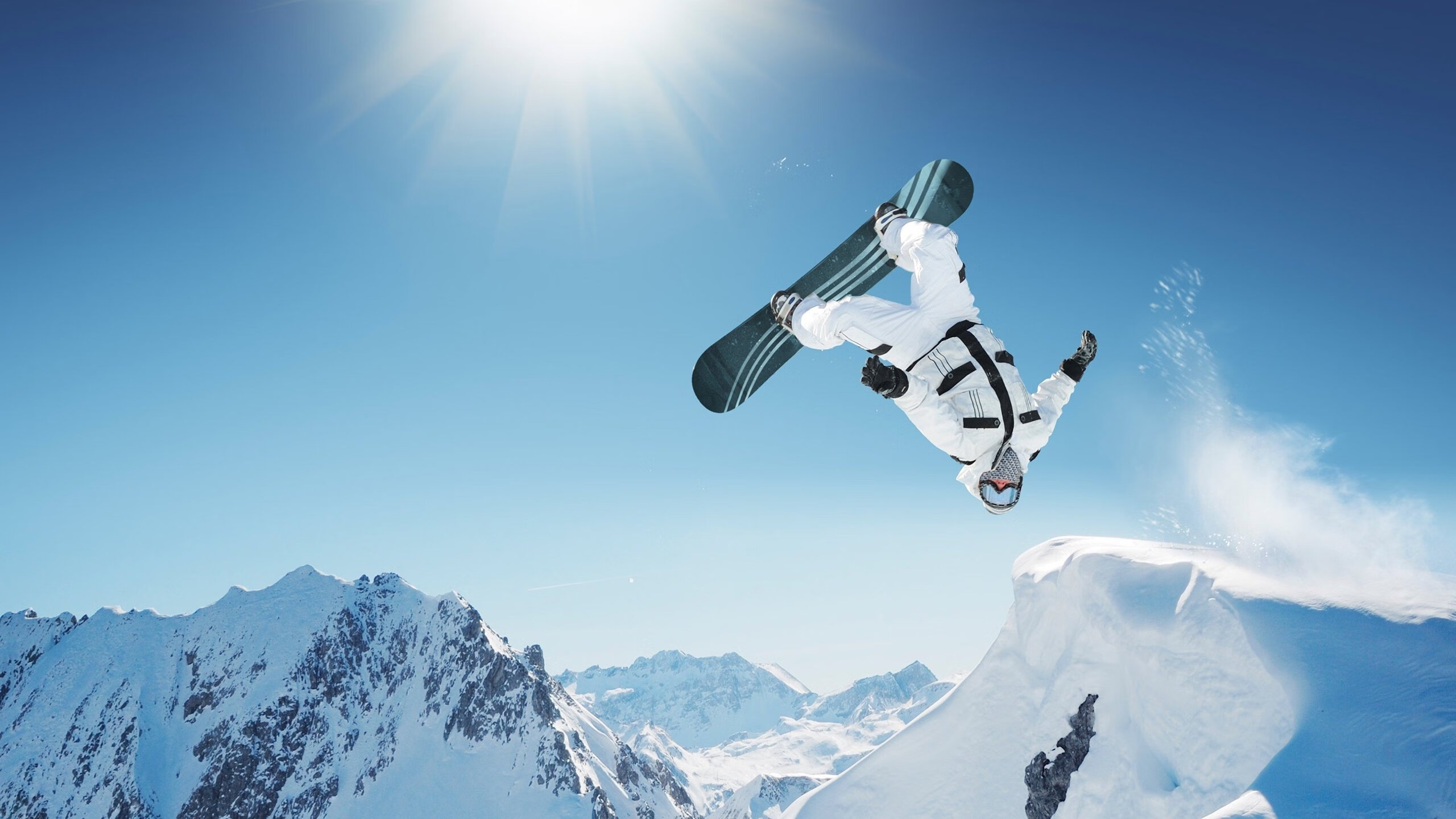 红牛鏖战德意志，拉什福德破纪录之夜，足球世界的双重奏鸣