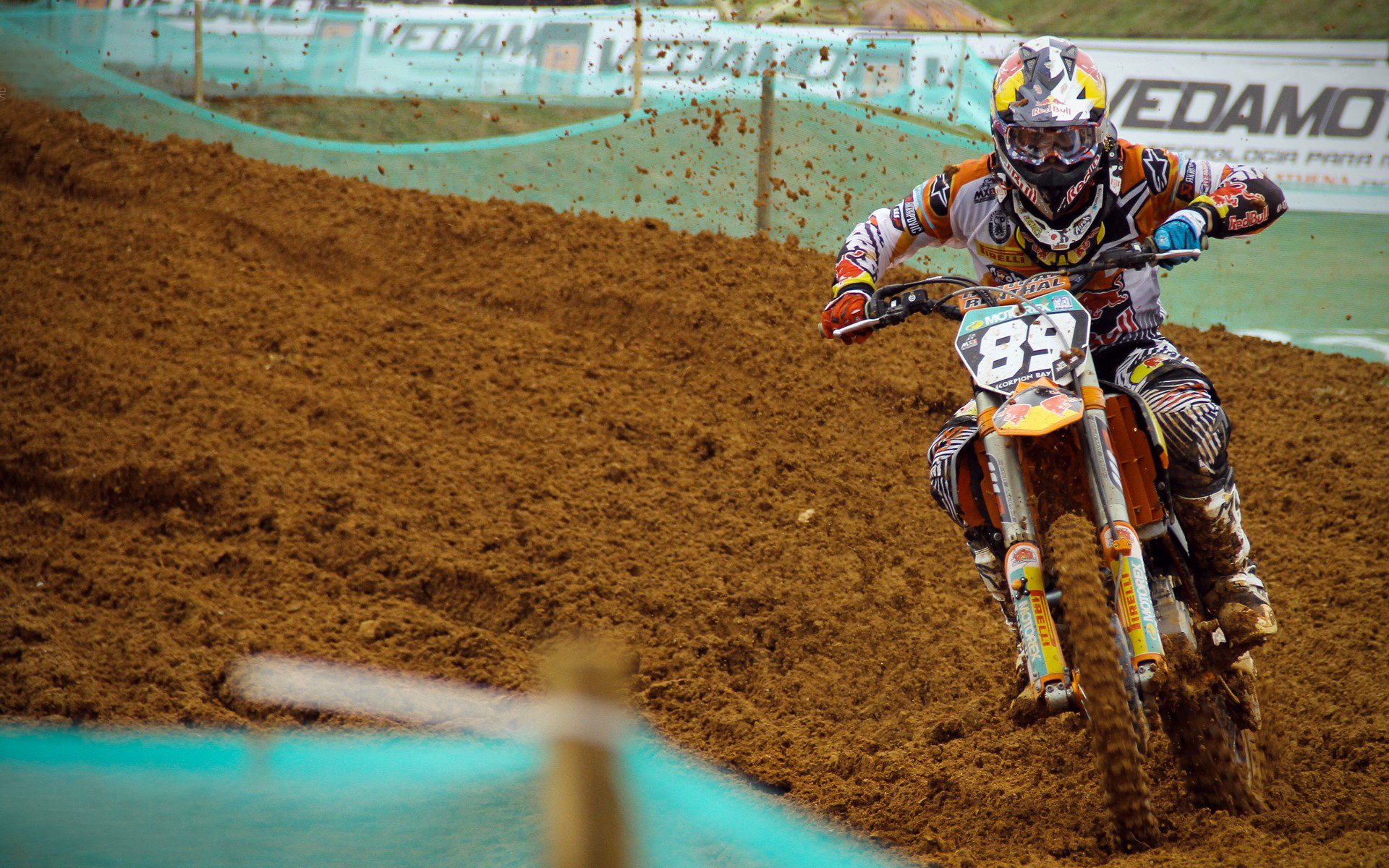 奇迹之夜，皮克统治全场，马赛翻盘巴萨的永恒记忆